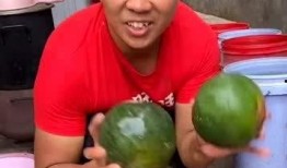 精神小伙吃瓜qq,揭秘网络热点的背后故事