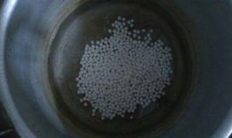 喝完奶粉吃瓜,宝宝营养新体验