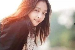 校花郑薇吃瓜,瓜田里的青春传奇