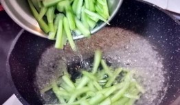 吃瓜更新员,带你领略明星幕后故事