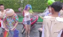 跳舞美女吃瓜,美女舞者甜蜜瞬间