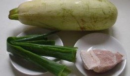 东北猪吃角瓜,意外吃角瓜引发的热议