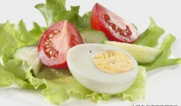 吃瓜同时可以吃鸡蛋吗,美味双享的夏日饮食新风尚