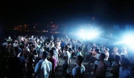 吃瓜音乐现场视频,现场热辣！吃瓜音乐狂欢瞬间回顾