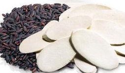 瓜婆吃山药粉,传统美食新体验