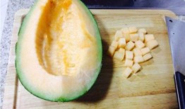 吃哈密瓜严重尿频,揭秘甜蜜背后的健康警示