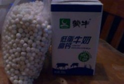 喝完奶粉吃瓜,宝宝营养新体验