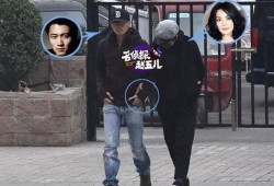 明星撒狗粮吃瓜,撒狗粮现场吃瓜群众围观