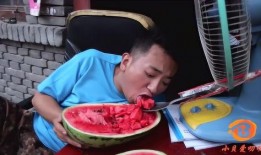 儿子叫老公吃瓜,揭秘家庭温馨瞬间