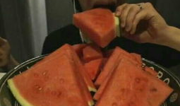 丸子老师吃瓜视频,丸子老师带你揭秘吃瓜视频背后的故事